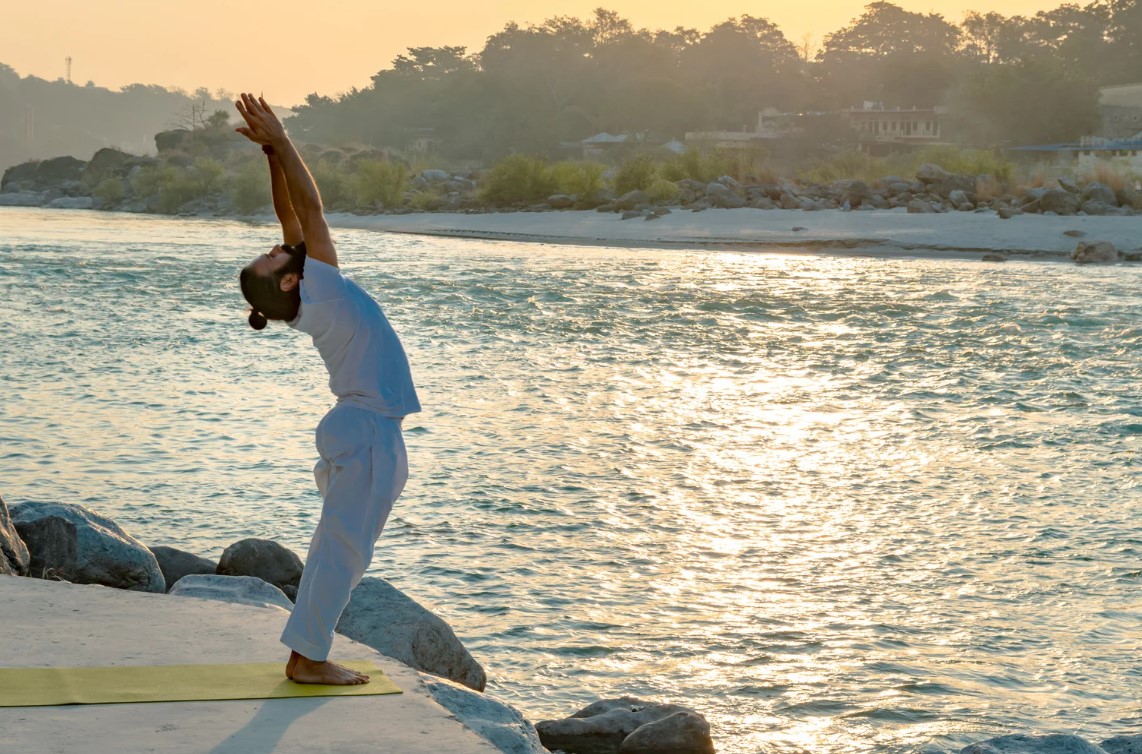 Are Your Clothes Affecting Your Yoga Practice and Your Energy Flow